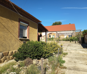 Felújított 3 szobás családi ház, nagy telekkel Magyarszék szívében